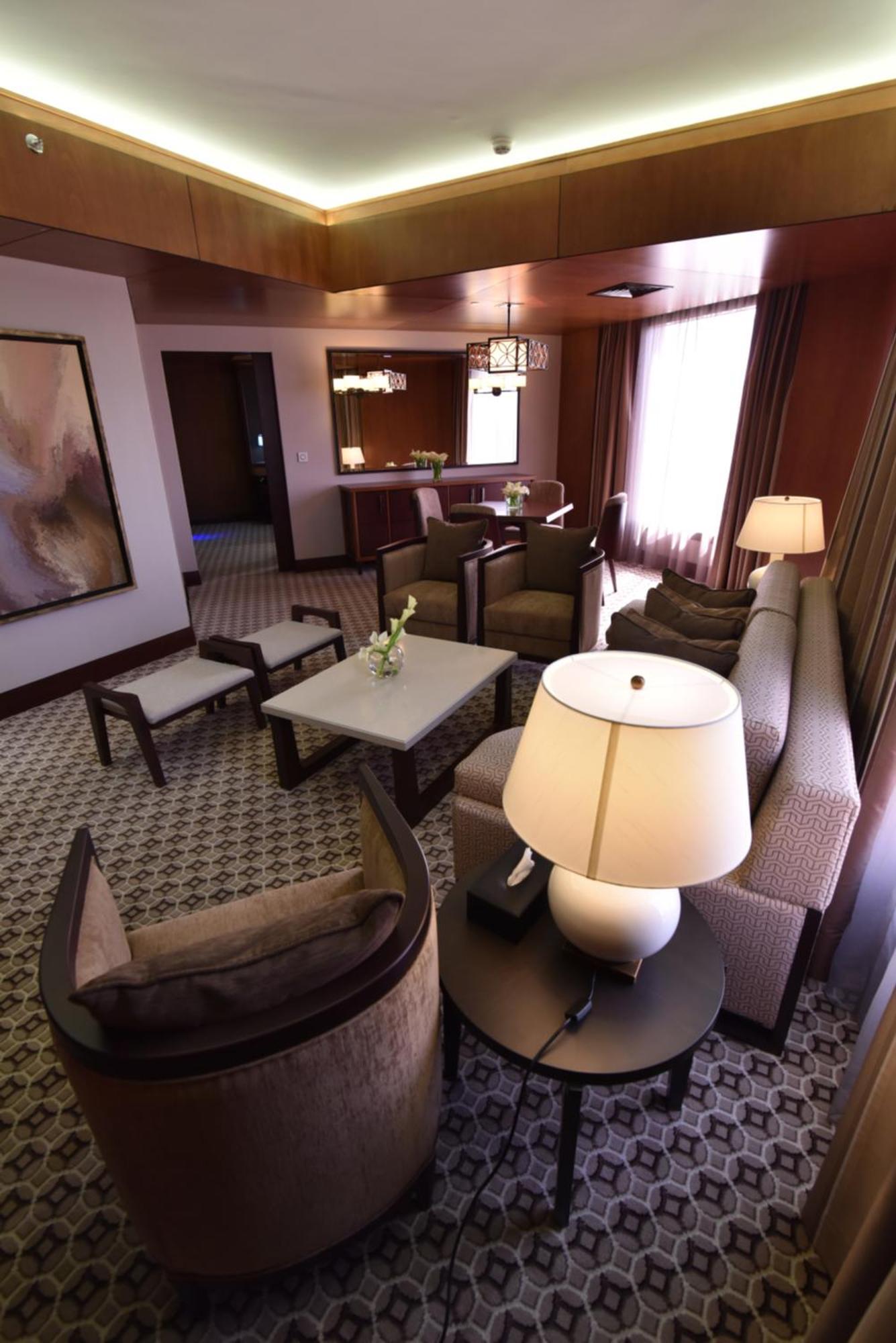 Ayla Grand Hotel Al Ain Exterior foto A suite at the Ritz-Carlton, Dubai